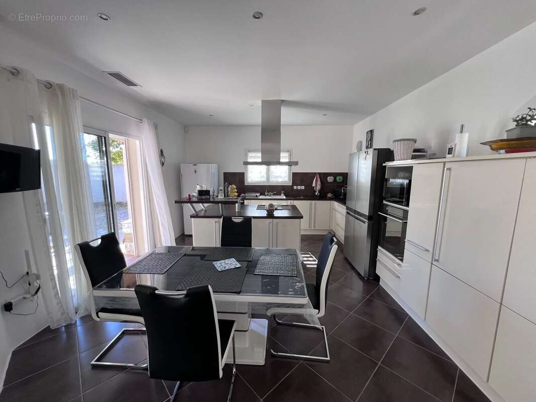 Maison à COURNONSEC