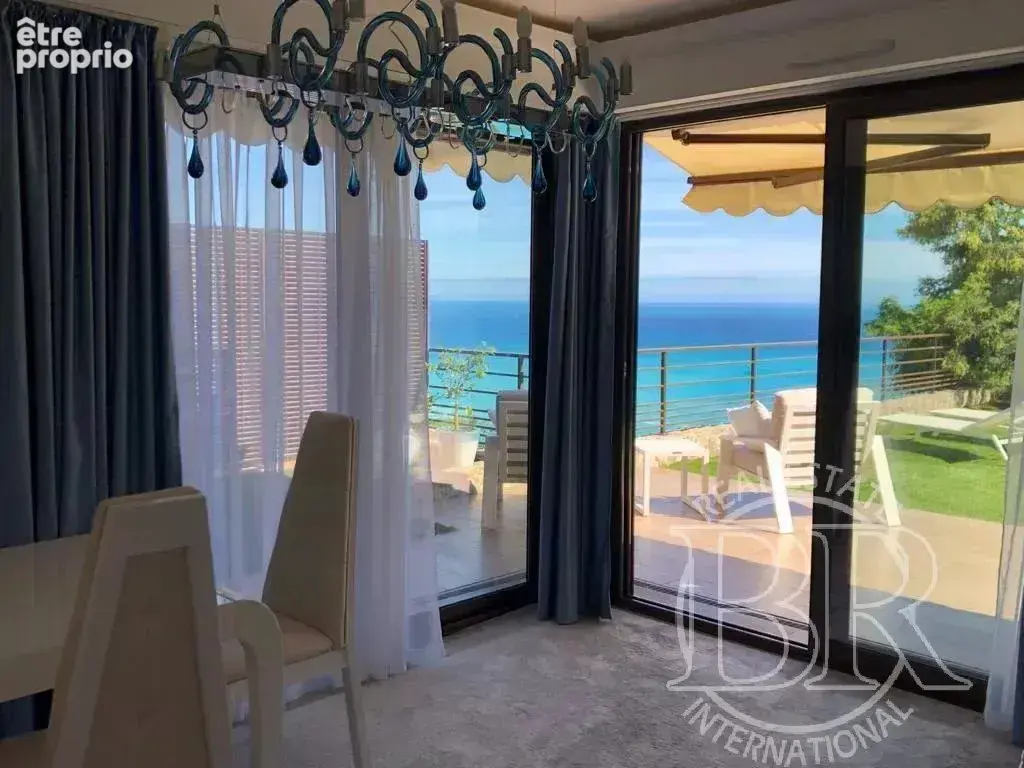Appartement à ROQUEBRUNE-CAP-MARTIN