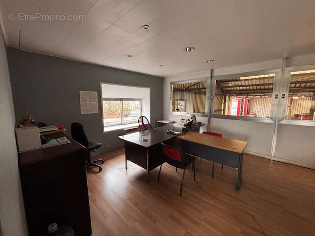 Entrepôt - 1600 m2 - ZI de Petite-Synthe sur 3638 m2 - photo 9