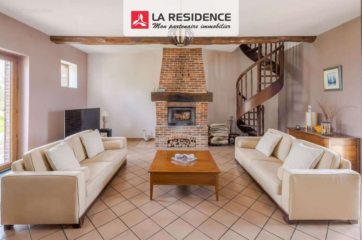 Maison à FONTAINE-LE-BOURG