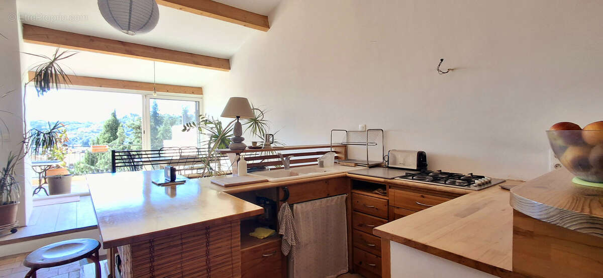 Appartement à VALLAURIS
