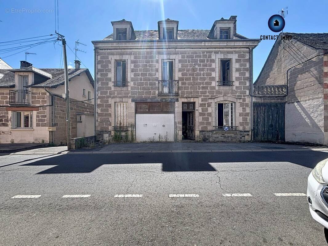 Maison à OBJAT