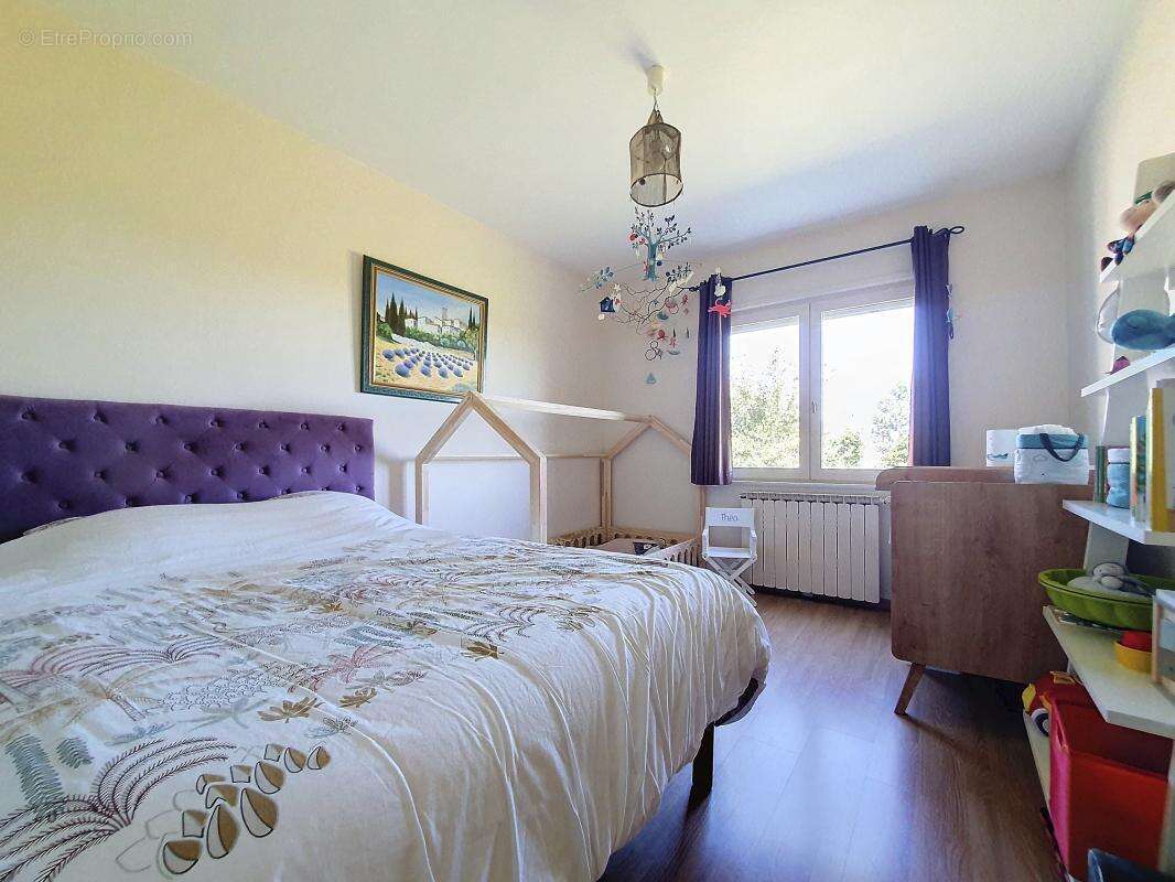 Maison - 3 Chambres - possibilité 4 - Cave - Buanderie - Terrasse - Balcon - Jardin - Piscine - Au calme - photo 14