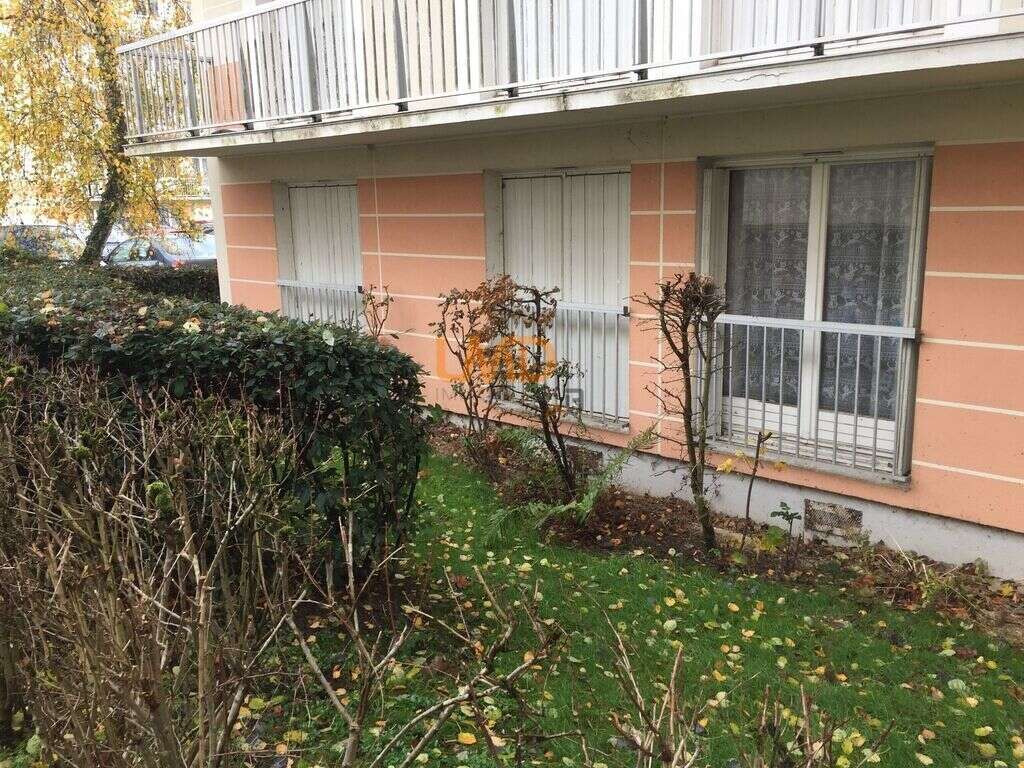 Appartement à MAGNY-LES-HAMEAUX