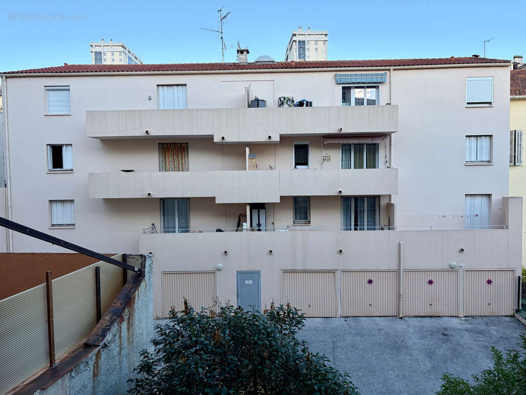 Toulon est champdemars type 2/3 loue - ideal investisseur - photo 10