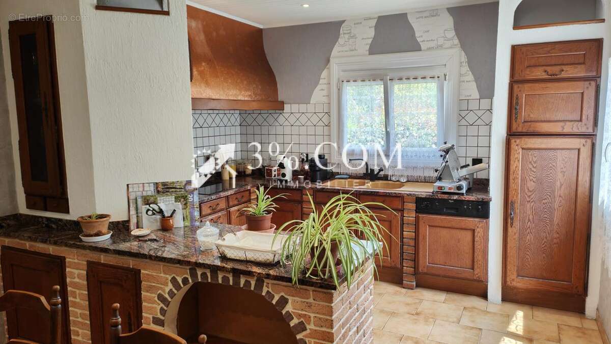 Maison 4 chambres 2700 m2 de terrain - photo 7