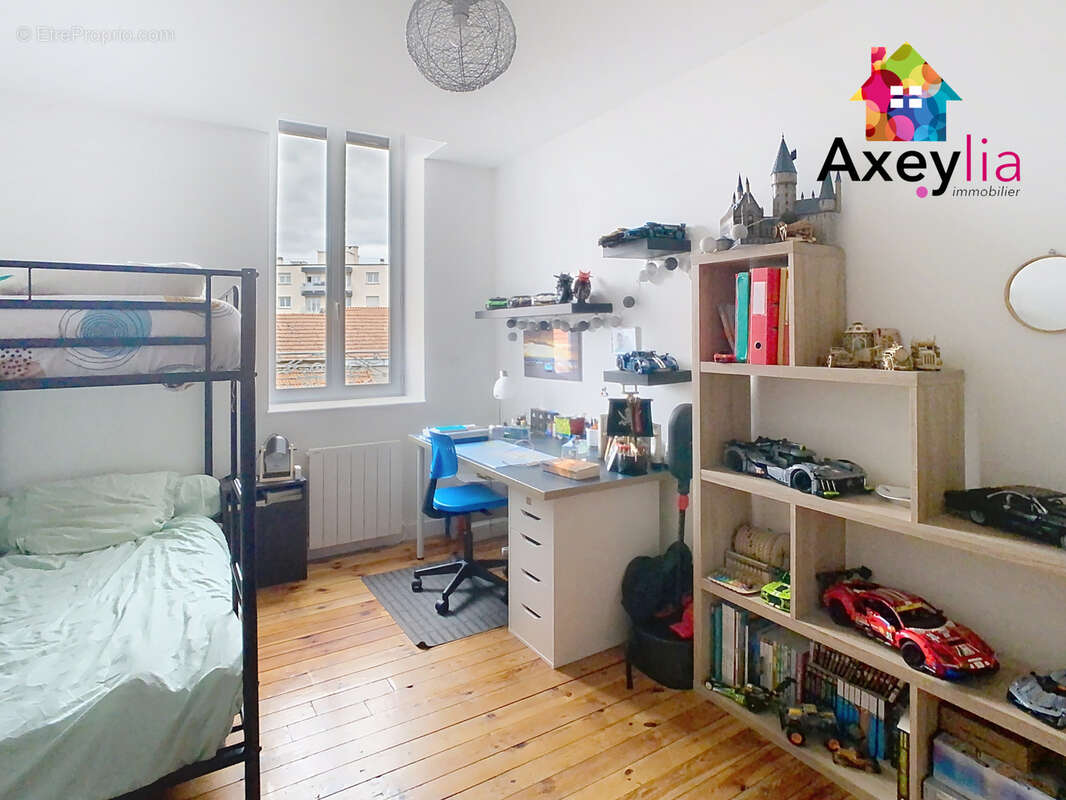 Appartement à LE COTEAU