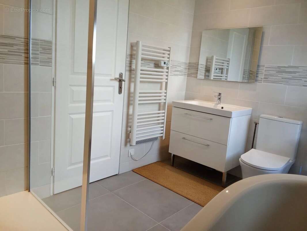 Superbe maison individuelle de 4 chambres, à proximité du centre du village. - photo 18
