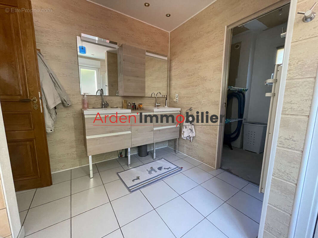 Maison à CHATEAU-PORCIEN