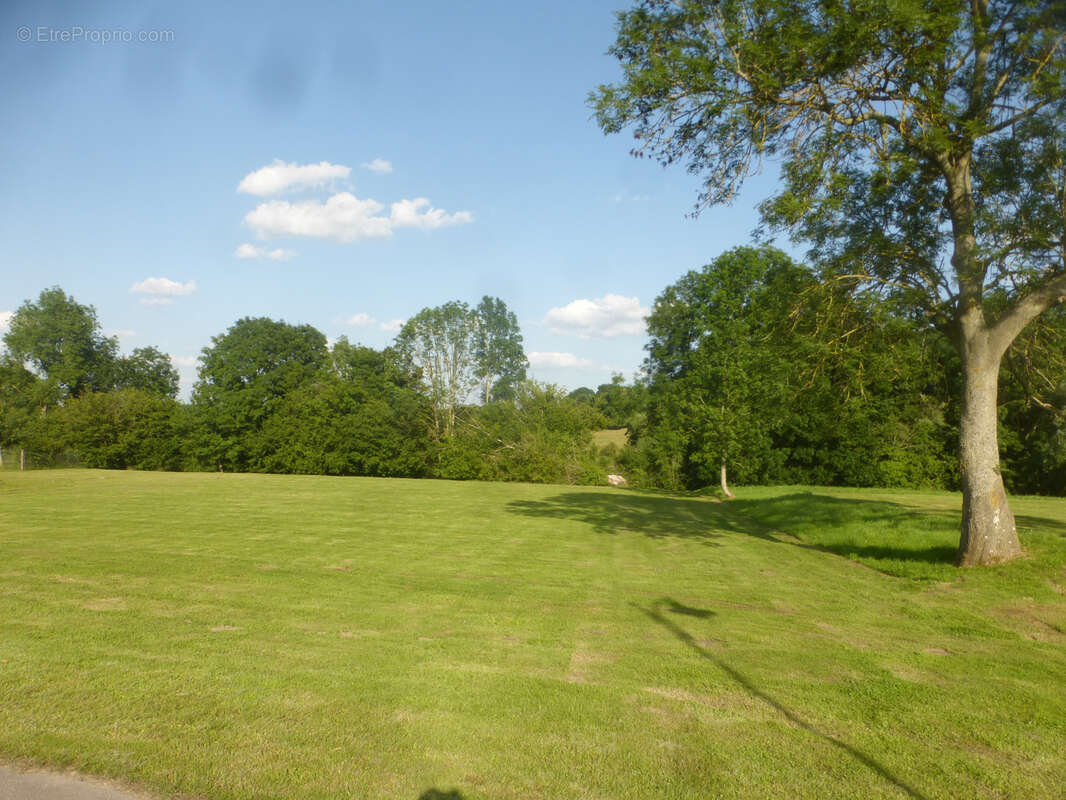 Terrain à BEAUVAIS