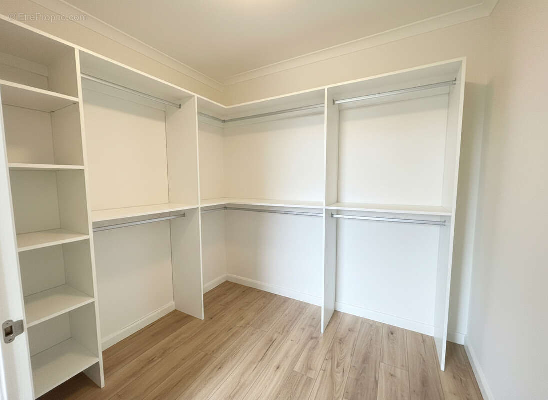 Appartement à LES MUREAUX