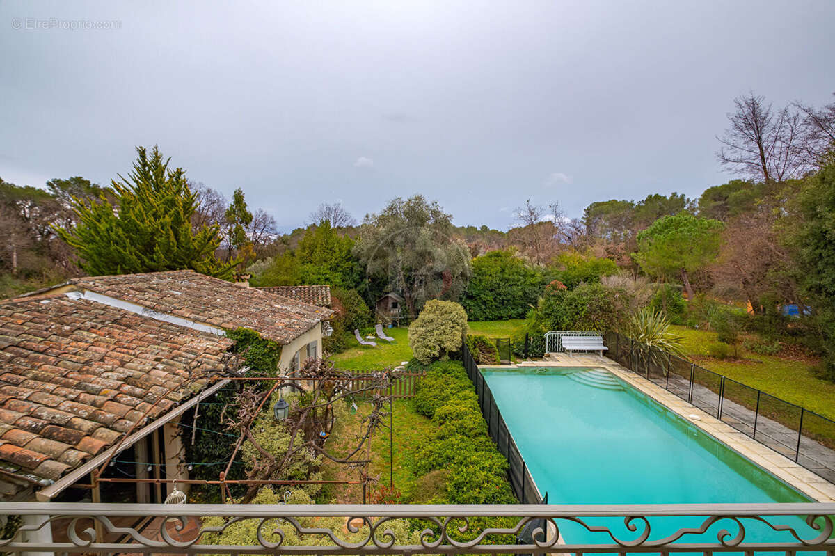 Maison à ROQUEFORT-LES-PINS