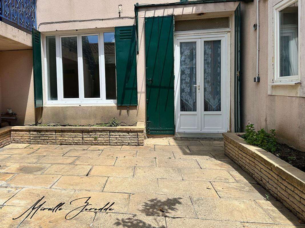 Maison à REDESSAN