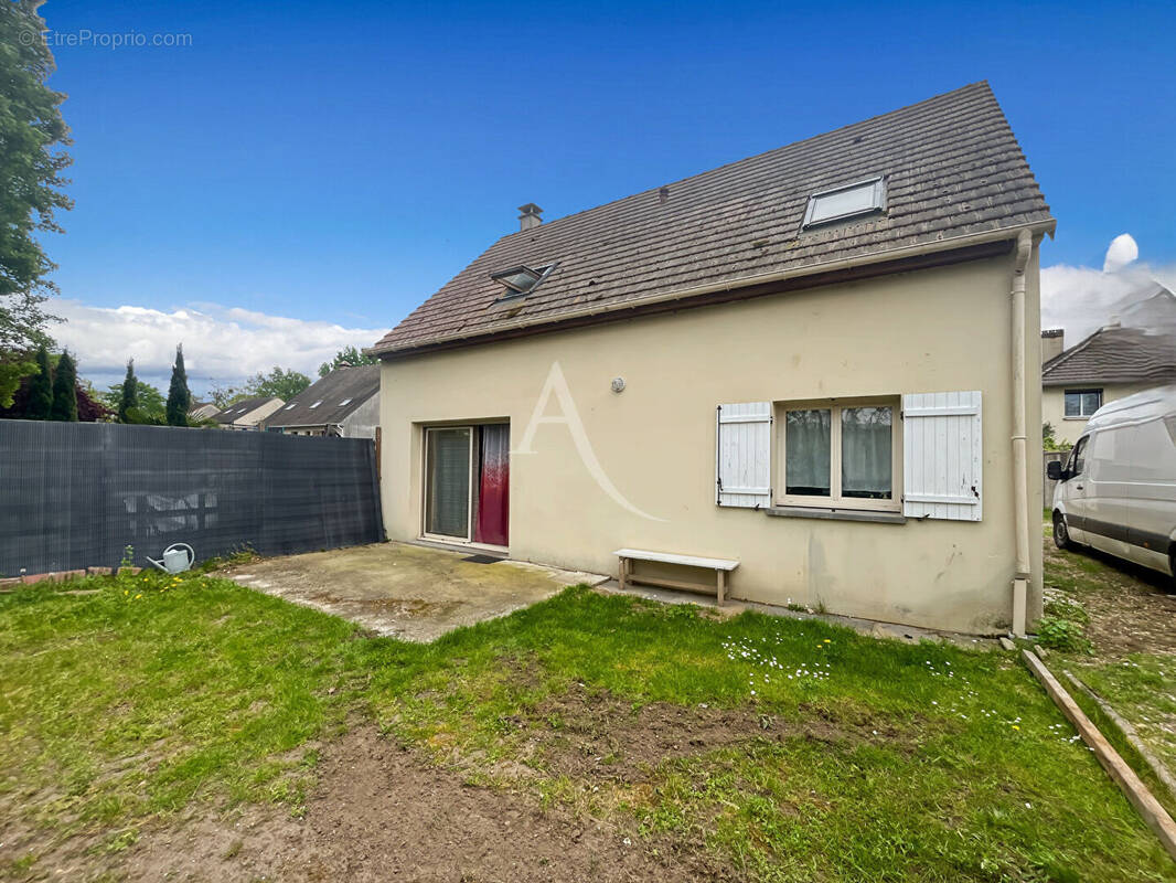 Maison à LES MUREAUX