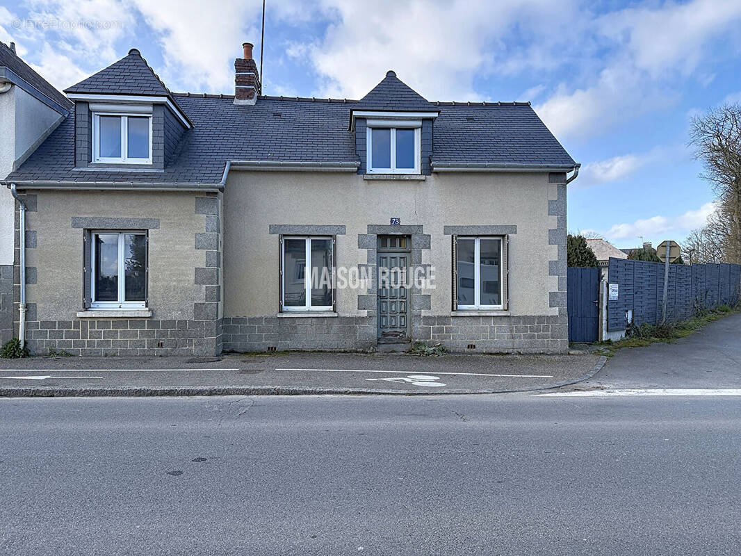 Maison à COMBOURG