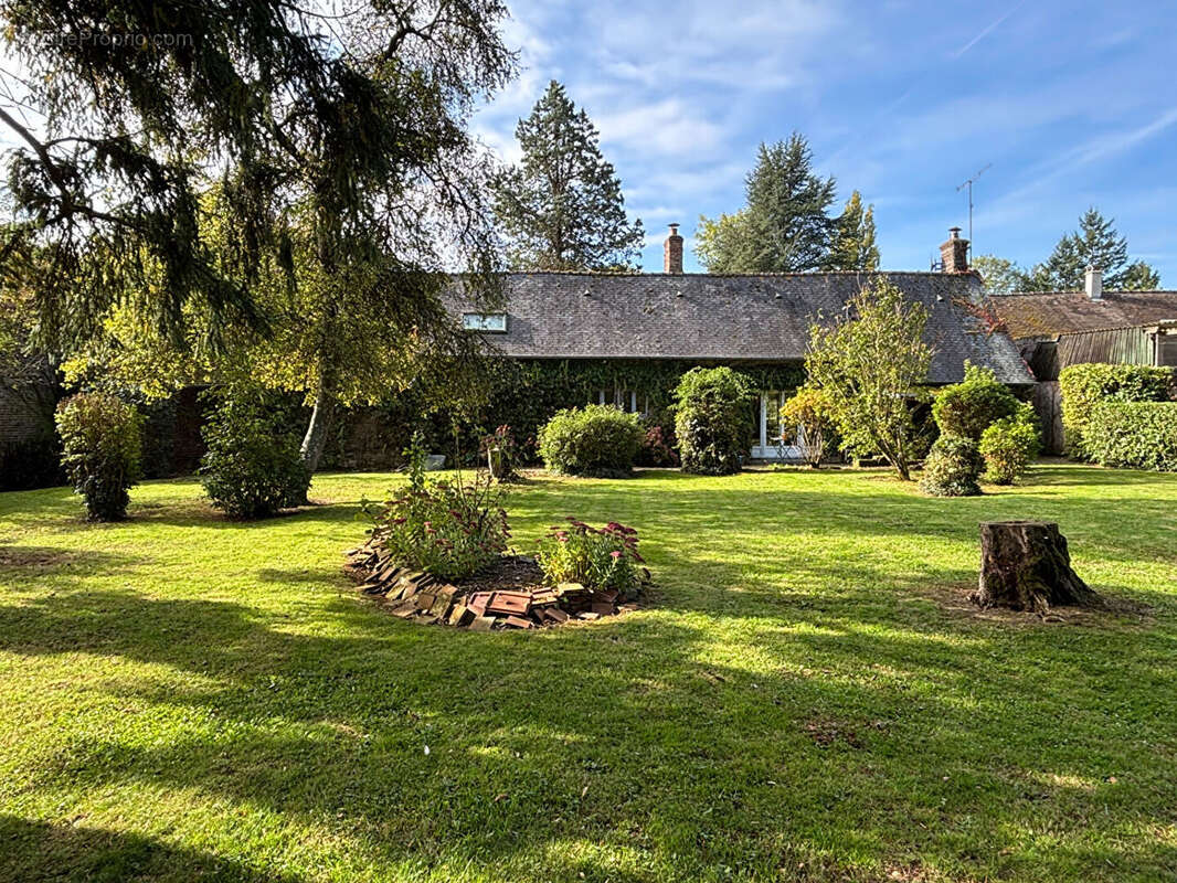 Maison à SAINTE-GENEVIEVE