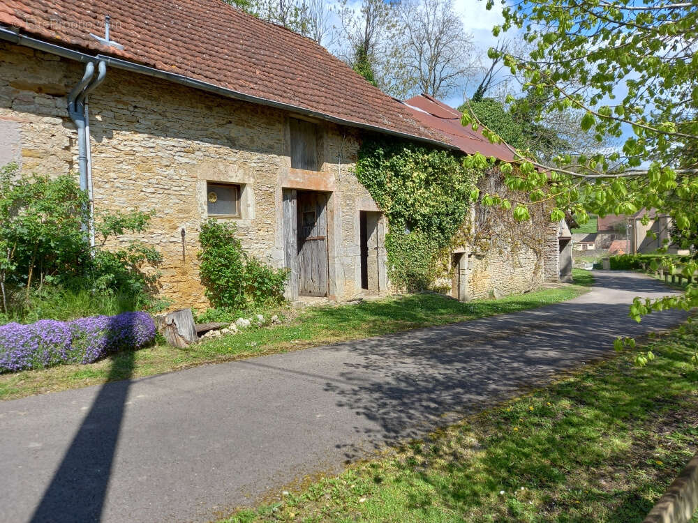 Maison à SUSSEY
