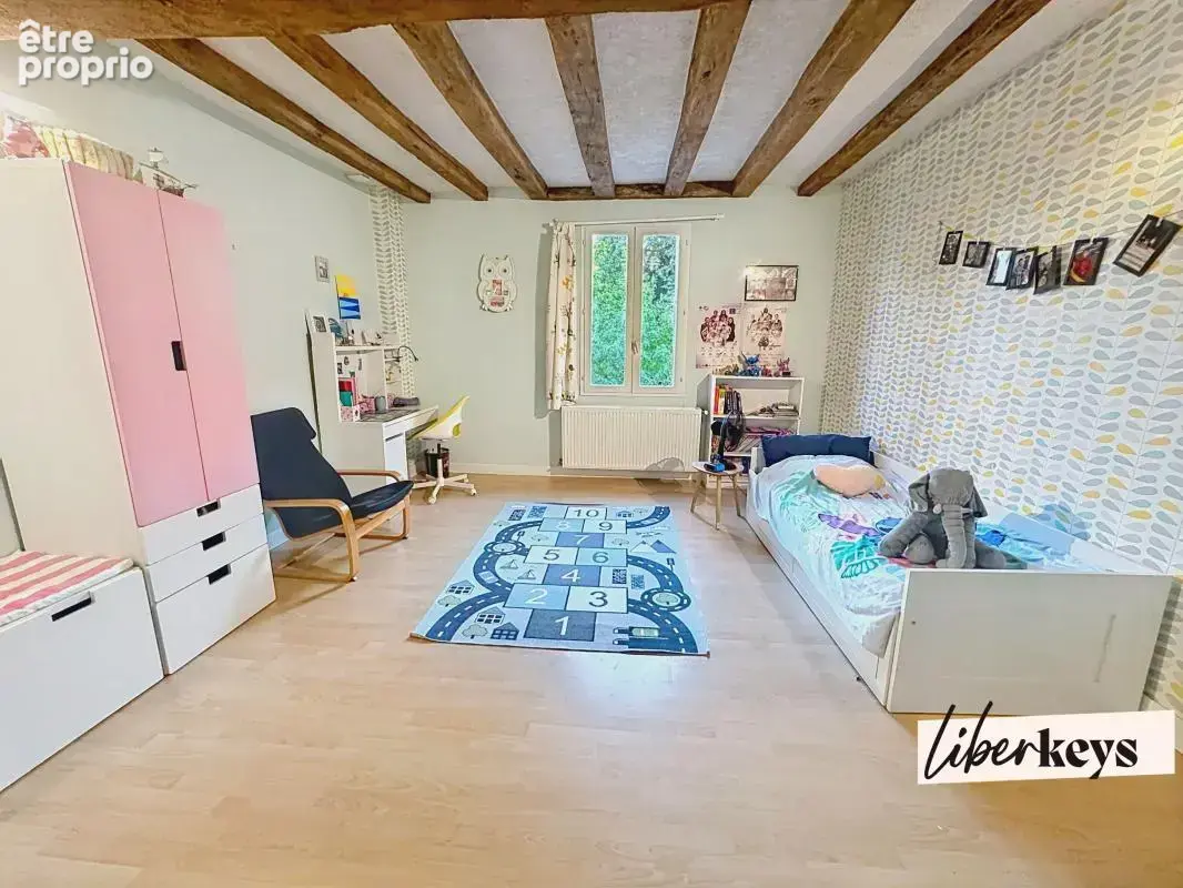 Maison de caractère rénovée de 207 m² avec jardin, garage et panneaux solaires – Neuillé - photo 8