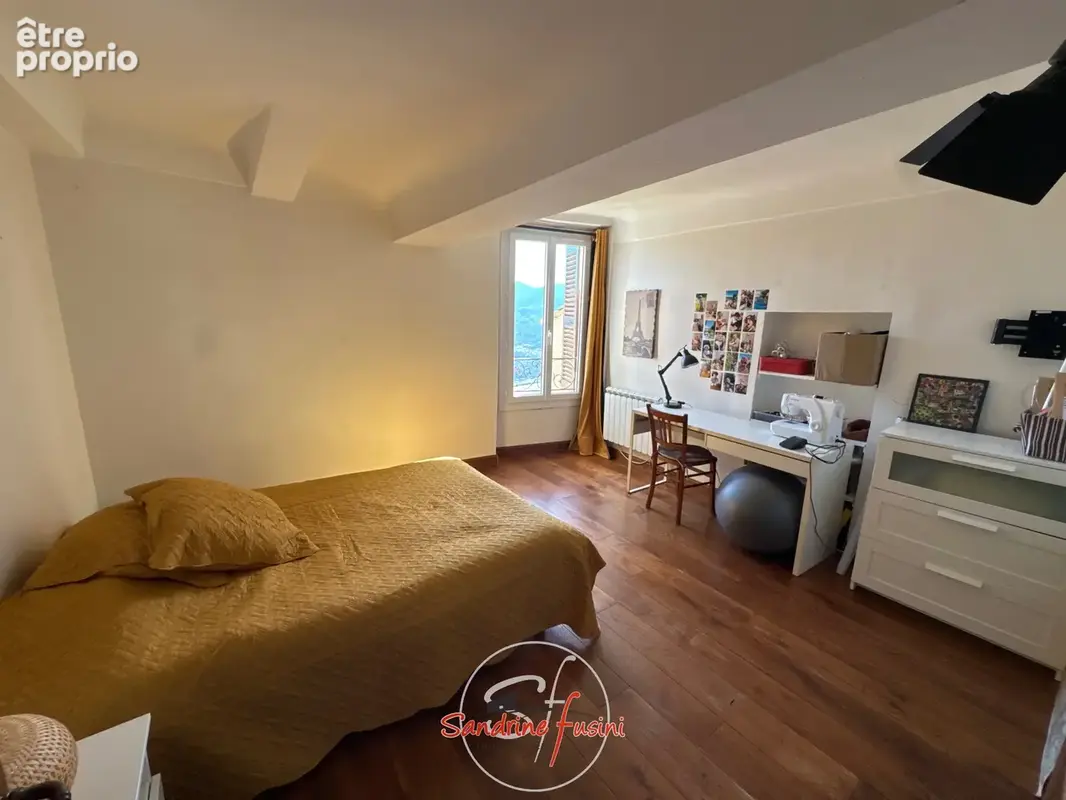 Dans maison de village en copropriété - Logement 5 pièces avec extérieur - photo 6