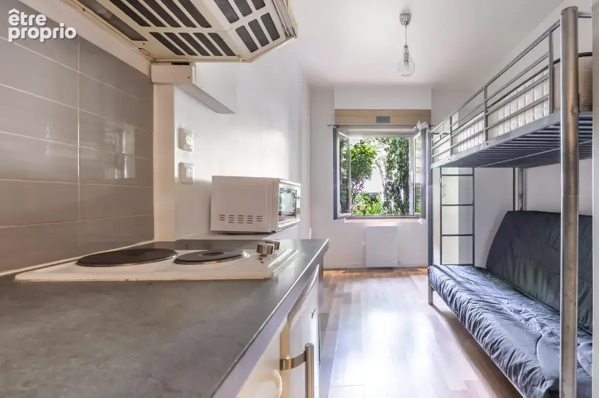Appartement à PARIS-16E