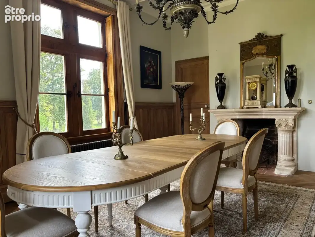 Exceptionnel château XIXème rénové sur 24ha avec piscine - photo 4