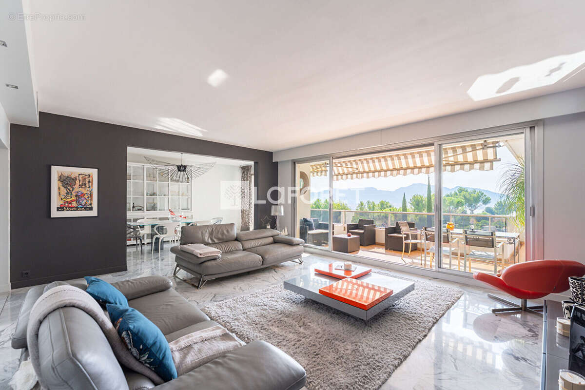 Appartement à MARSEILLE-8E