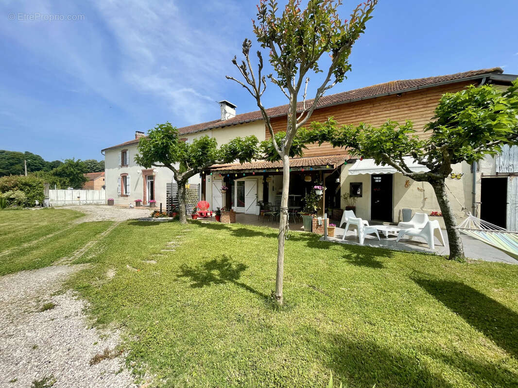 Maison à VIC-EN-BIGORRE