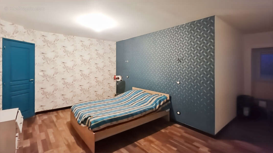 Maison à VICQ-EXEMPLET