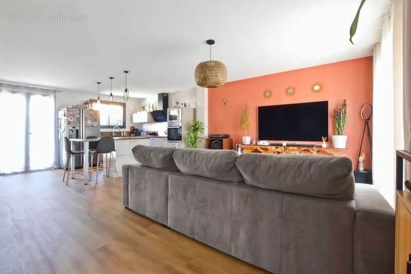 Maison à ESPONDEILHAN