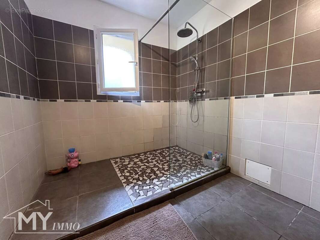 Charmante maison rénovée avec piscine et grand séjour – environnement calme - photo 8