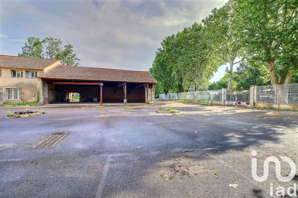 Appartement 1200 m² à Nimes  - photo 3