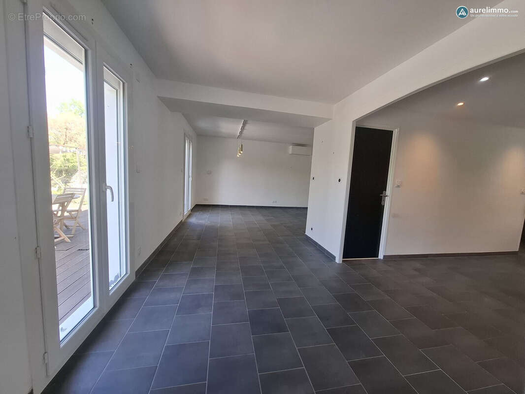 salon - Maison à ORBEIL