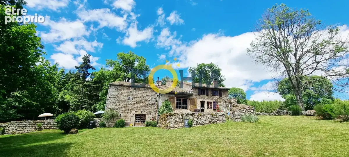Maison à SAINT-BONNET-LE-CHATEAU