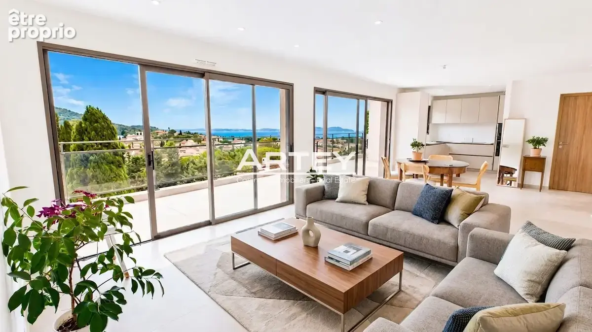 Photo Appartement à Carqueiranne au prix de 980 000€