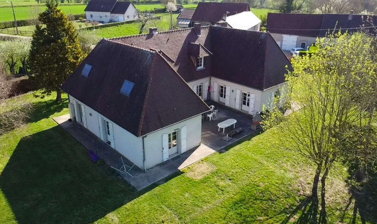 Maison à ARNAY-LE-DUC