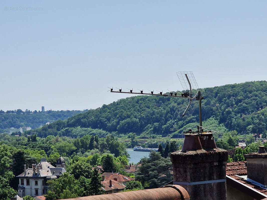Maison à COUZON-AU-MONT-D&#039;OR