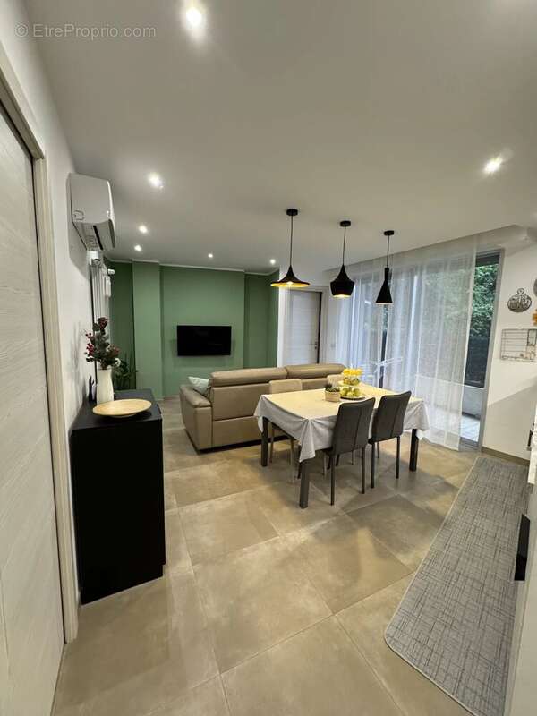 Appartement à ROQUEBRUNE-CAP-MARTIN