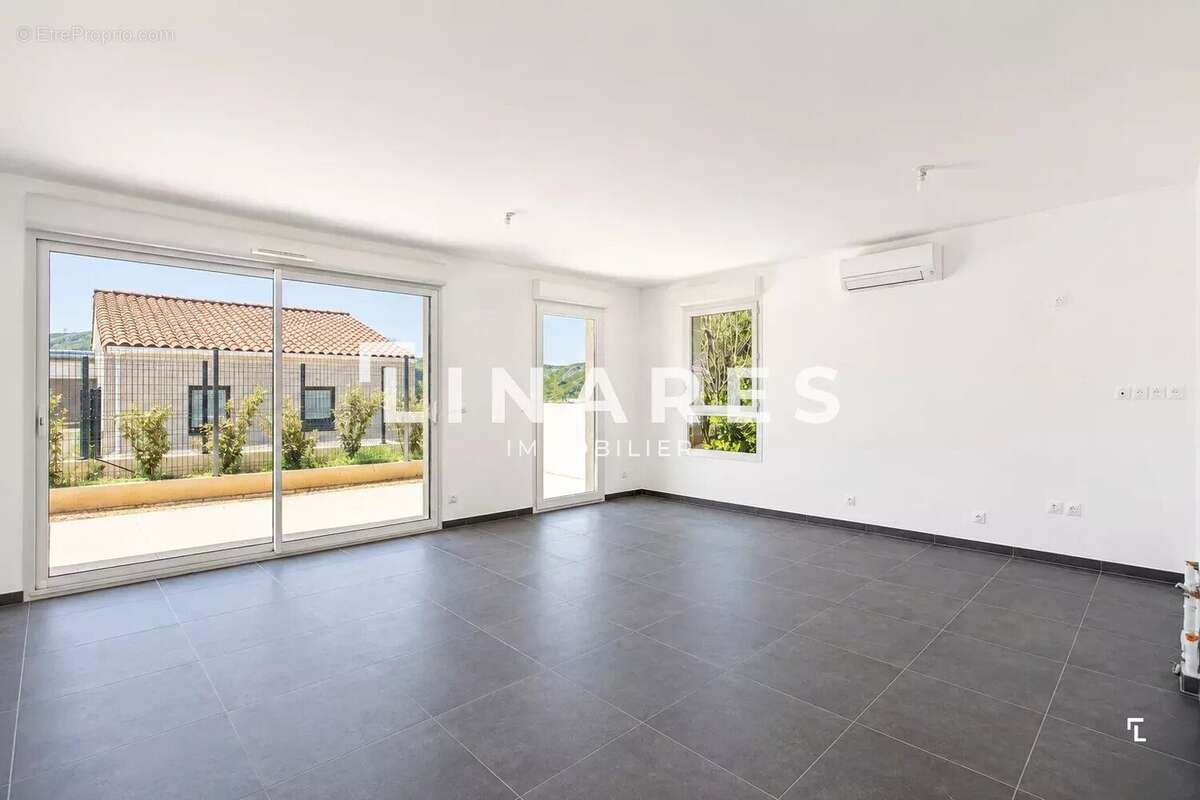 LE DOMAINE DE BELLEPEIRE - Appartement T4 de 81m2 - Terrasse - Double box (sus) - 13170 LES PENNES MIRABEAU - photo 3
