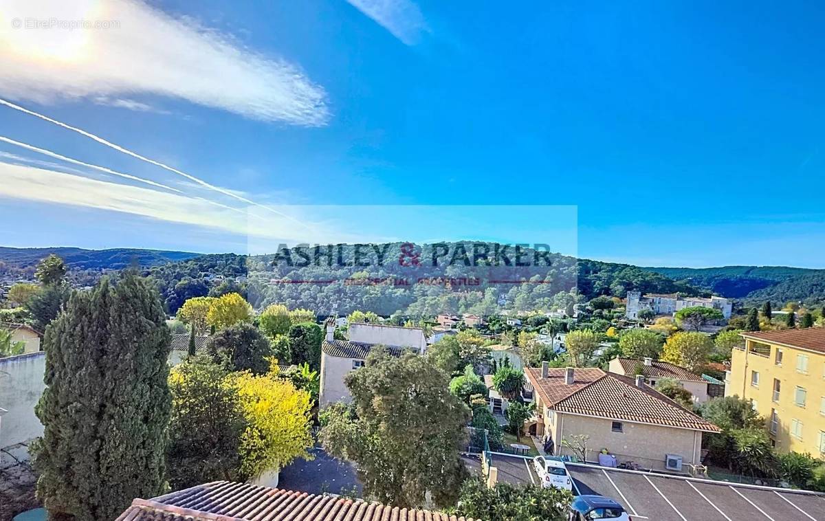 Appartement à LA COLLE-SUR-LOUP