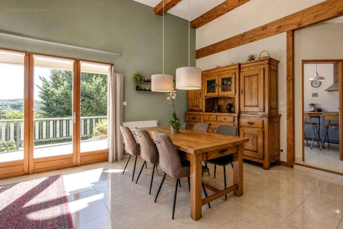 Maison familiale de 170 m² avec piscine à Primarette - photo 5