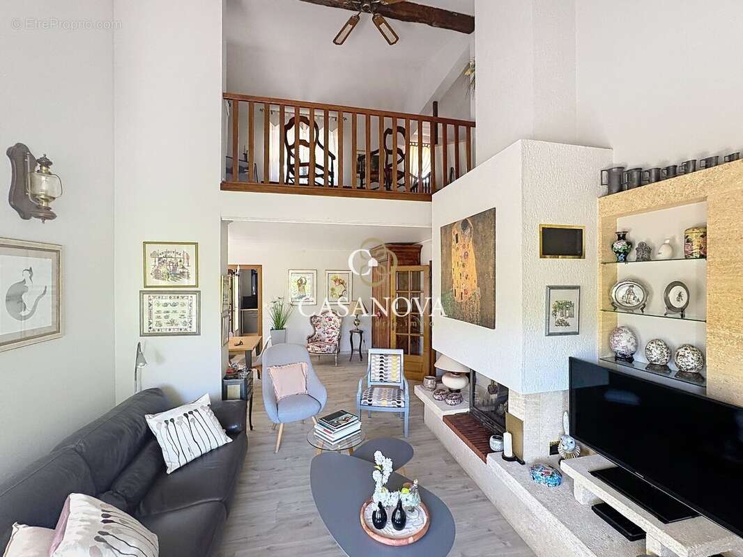 Villa familiale avec grand extérieur et piscine sur  les hauteurs de Clermont l'hérault - photo 4