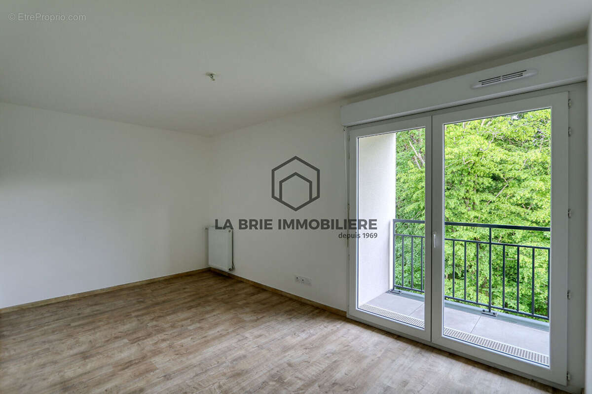 Appartement à EMERAINVILLE