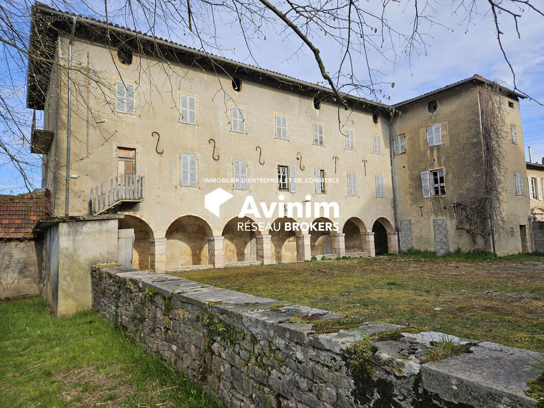 Commerce à SAINT-AMOUR