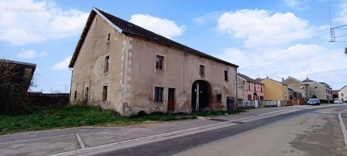 Maison à BAUDONCOURT