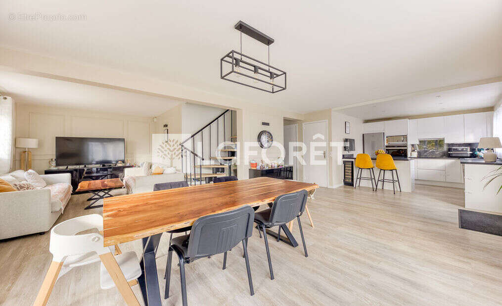 Maison à OZOIR-LA-FERRIERE