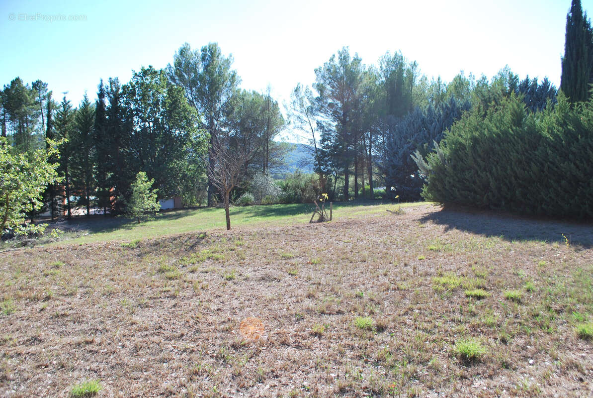 Terrain à VILLECROZE