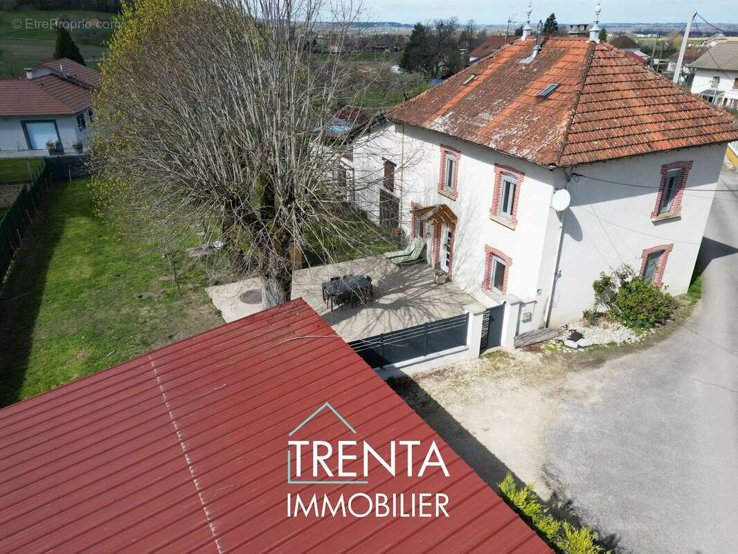 Maison à LES ABRETS