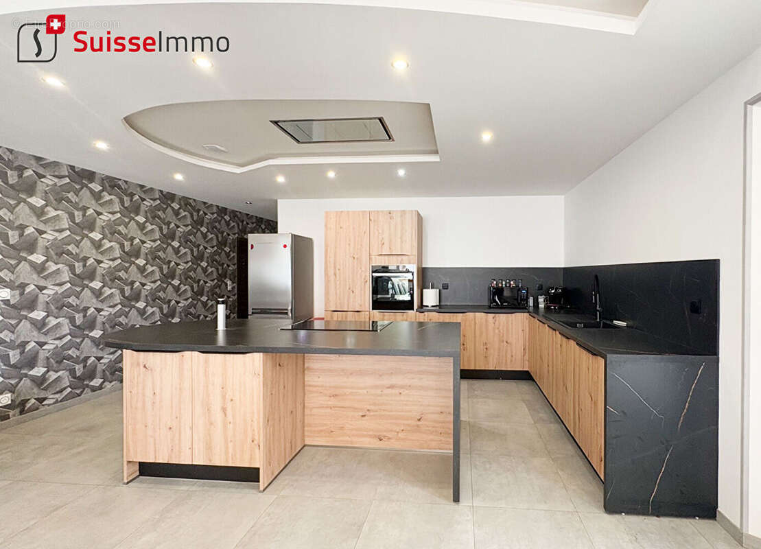 Maison  6 pièce(s) 300 m2 - photo 2