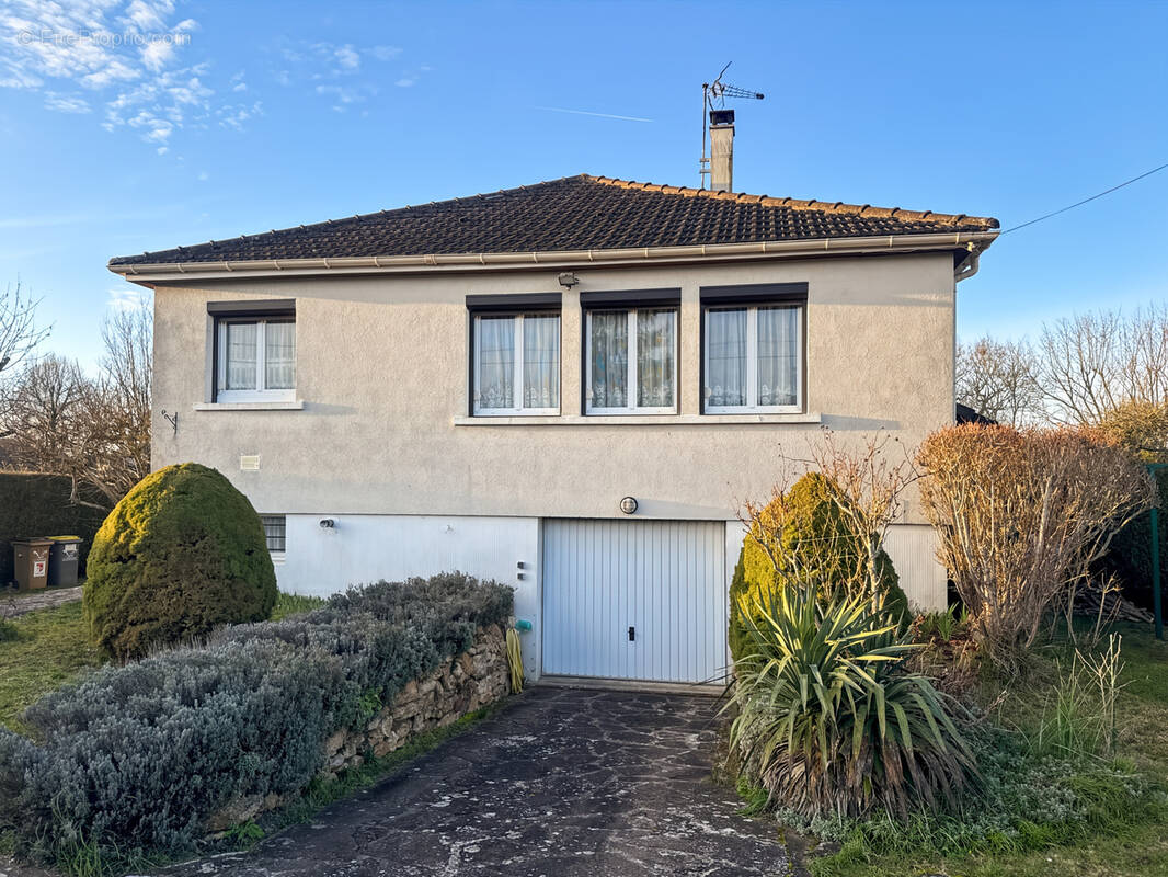 Maison à SAINT-VRAIN
