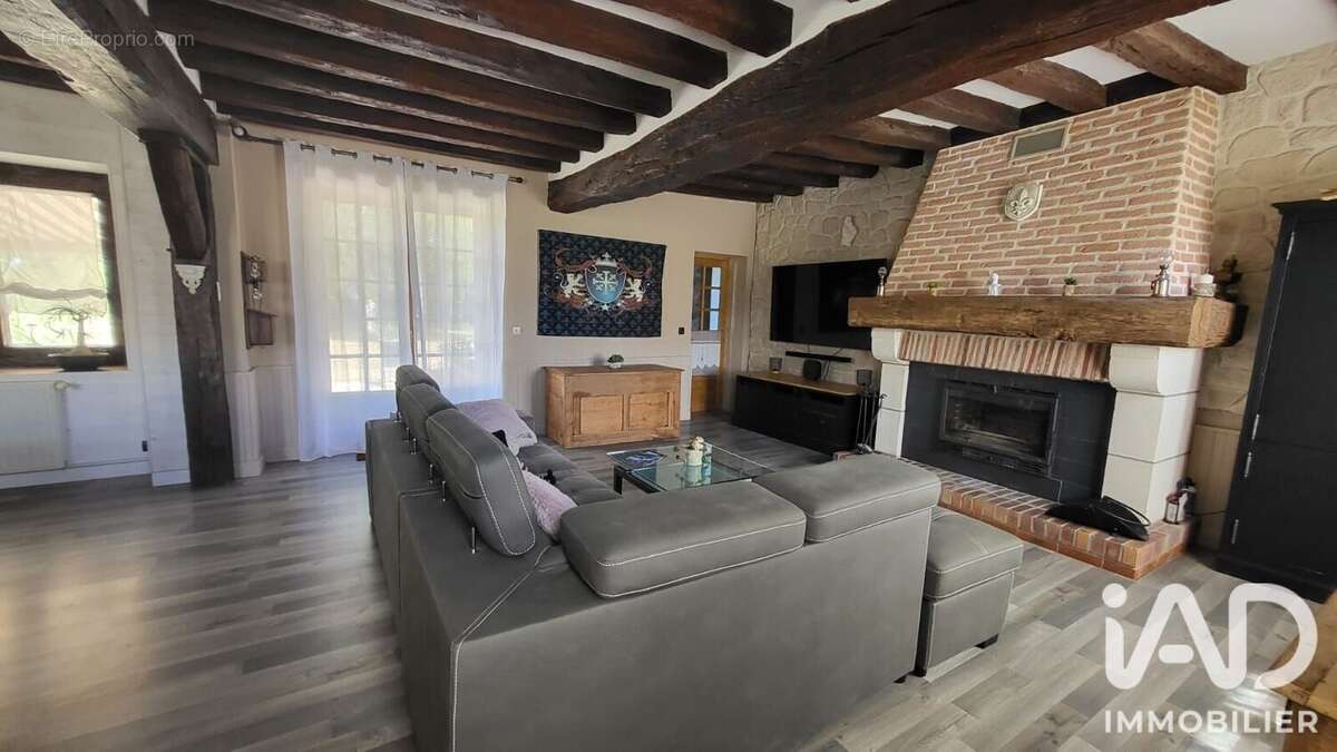 Maison 156 m² à Poulaines  - photo 7